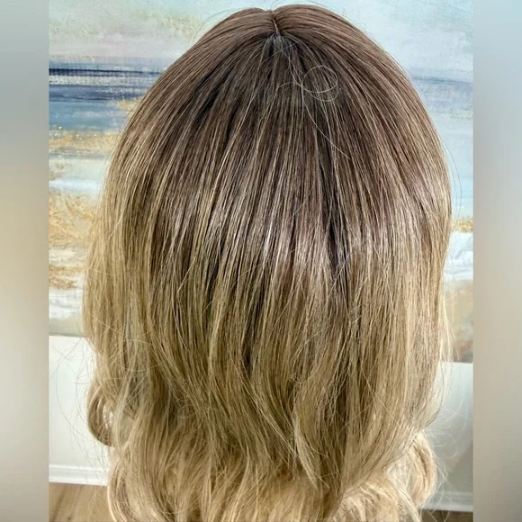 HAIR, 25” Long Wavy Layers, Center Part Bangs Ombre Med Brown/Blonde - Picture 14 of 16